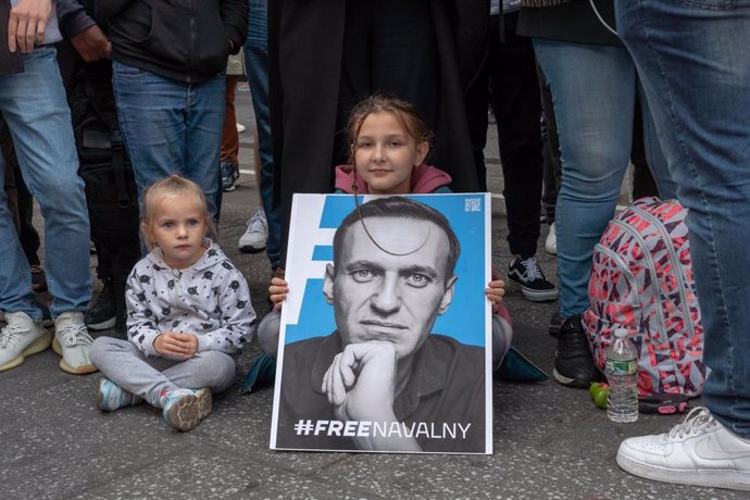 Archivo - Protesta en Nueva York contra la encarcelación del opositor ruso Alexei Navalni.