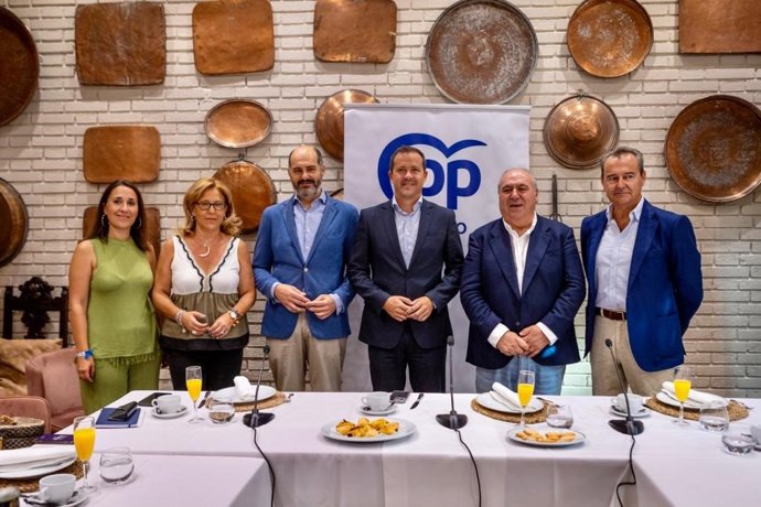 Desayuno informativo ofrecido por el PP de Toledo con motivo del cierre de la campaña electoral