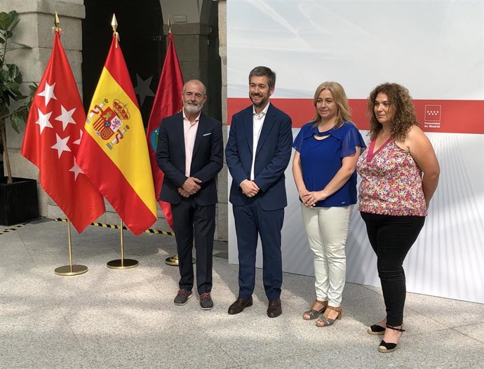 De izquierda a derecha: Gustavo Martín, Miguel Ángel García Martín, Inmaculada Sanz y Eva Galllego.