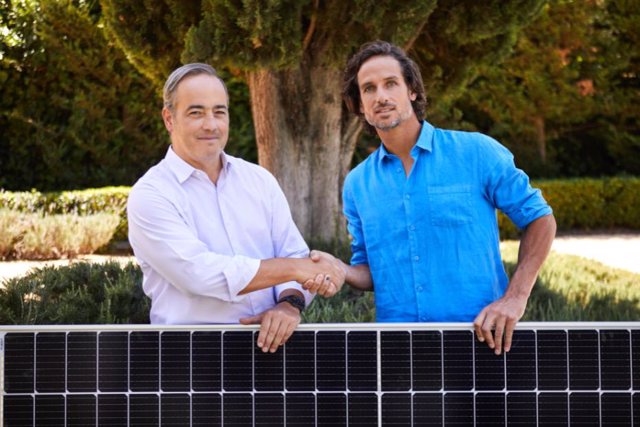 Borja Sáez, CEO de Perfecta Energía, y Feliciano López.