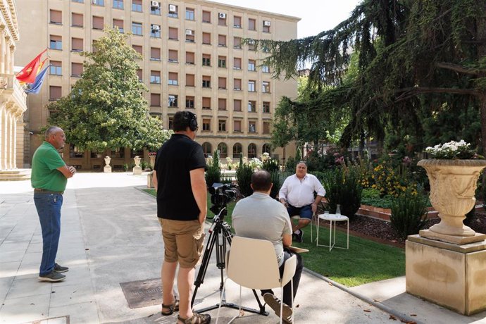 Grabación de entrevistas a víctimas de abusos en la Iglesia en Navarra.