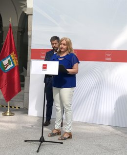 Inmaculada Sanz comparece junto al consejero de Presidencia.