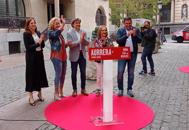 Andueza ha participado este viernes en un acto electoral en Vitoria-Gasteiz