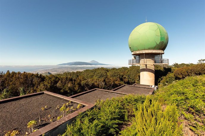 Archivo - ENAIRE, gestor de la navegación aérea, ha puesto en servicio un nuevo radar de última tecnología en Tenerife, en el emplazamiento de Taborno, situado en un entorno privilegiado que permite dar cobertura y servicio de vigilancia a los vuelos