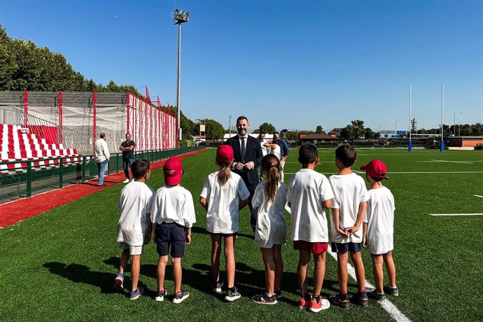 El consejero de Cultura de la Comunidad de Madrid, Mariano De Paco Serrano, ha visitado hoy el Parque Deportivo Puerta de Hierro para conocer las actividades que allí se realizan.