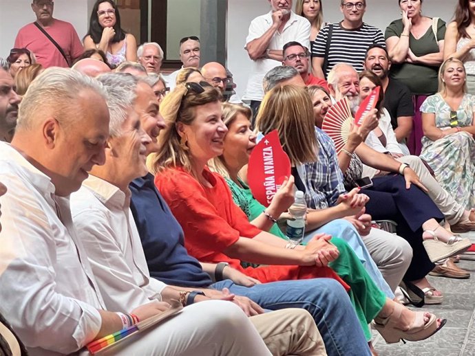 Marlaska junto a Zapatero y la exministra Bibiana Aido en el mitin de cierre de campaña en Cádiz.