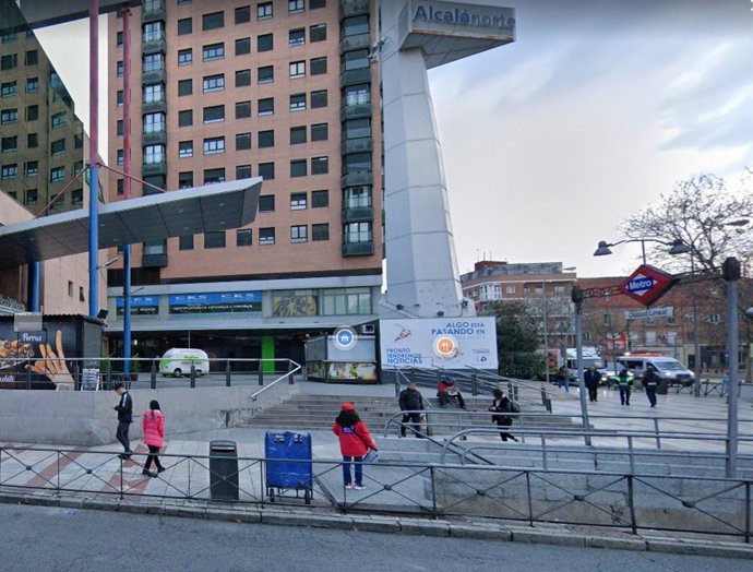 Detenidas Dos Chicas De 16 Años Y Dos De 19 Por Agredir Y Robar A Una Chica De 15 En La Plaza De Ciudad Lineal