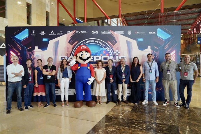 Málaga recibe a miles de amantes de los videojuegos en la primera jornada de Gamepolis