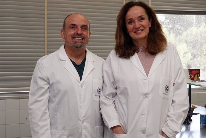 Los investigadores José Aguilera y María Victoria de Gálvez
