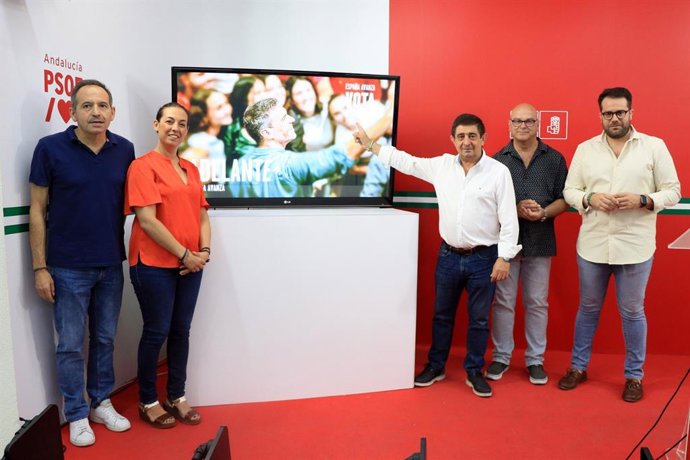 Rueda de prensa del PSOE por el cierre de campaña