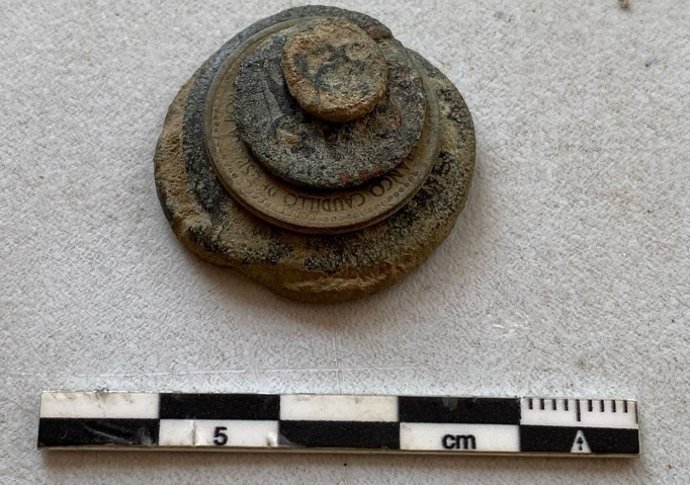 Las excavaciones arqueológicas que se llevan a cabo en el yacimiento visigodo de Valncia la Vella, en la localidad de Riba-roja de Túria, permiten deducir que en este enclave se disponía de un taller propio de fabricación de monedas