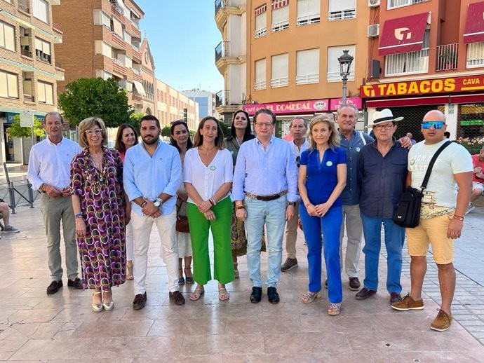 Candidatos de Vox en el encuentro en Puente Genil.