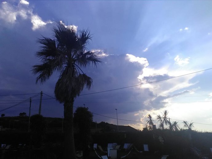 Archivo - Inicio de tormenta