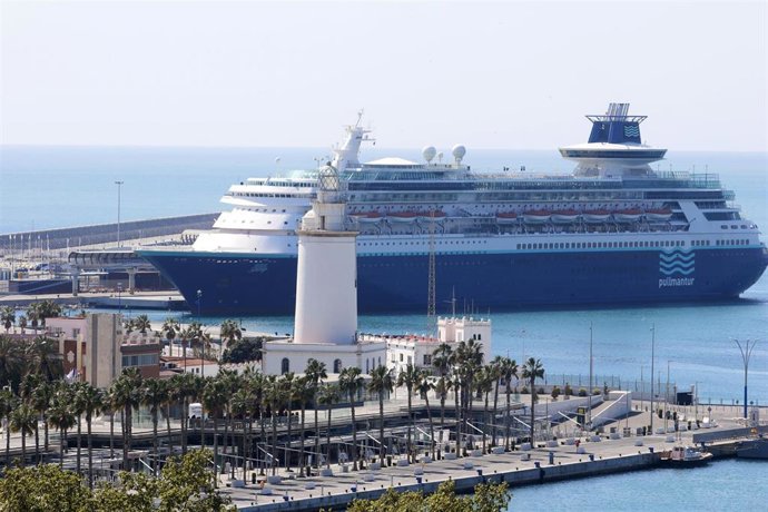 Archivo - Vista de la La Farola de Málaga