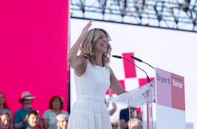 La candidata de Sumar a presidenta del Govern, Yolanda Díaz, durant l'acte de tancament de campanya de Sumar, en l'Amfiteatre del Parc Tendre Galván, a 21 de juliol de 2023, a Madrid (Espanya). 