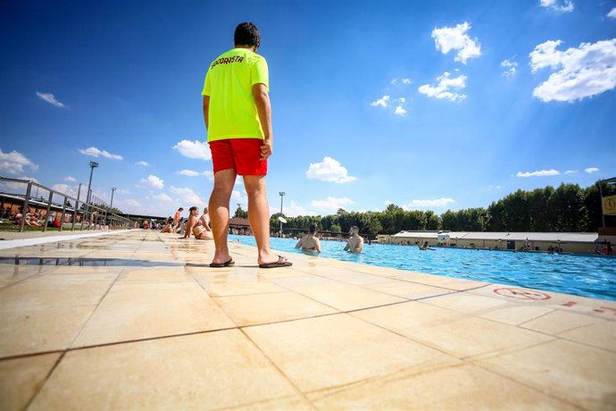 Archivo - Una piscina en imagen de archivo