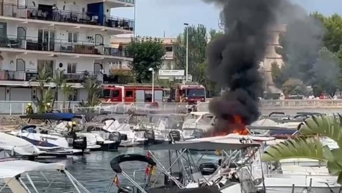 Dos heridos con quemaduras de segundo y tercer grado al explotar el depósito de un barco en Xbia