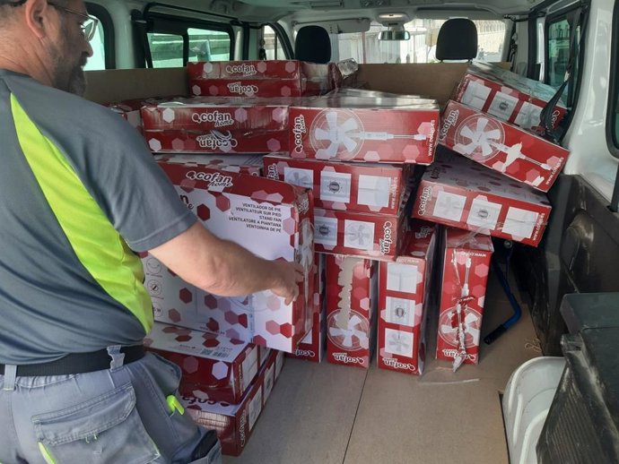 Reparto de ventiladores con destino a colegios electorales de la capital jiennnense