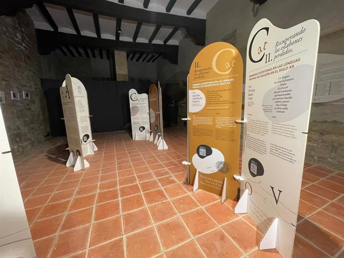 El Monasterio de Casbas de Huesca acoge la exposición 'Vozes en o zierzo', sobre escritoras en aragonés y catalán.