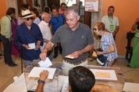 Sanz aplaude el trabajo de las Fuerzas y Cuerpos de Seguridad este 23J y llama al voto: "Sevilla se juega mucho"