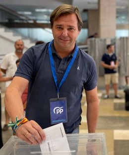 El secretario general del PP-A, Antonio Repullo, vota en Córdoba en las elecciones generales del 23 de julio.