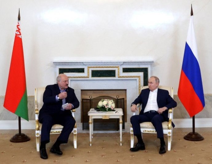 Alexander Lukashenko y Vladimir Putin