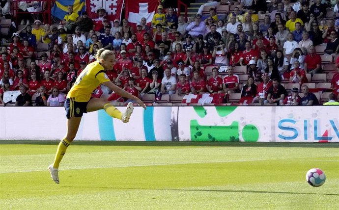 Archivo - Fridolina Rolf, durante un partido con la selección sueca.