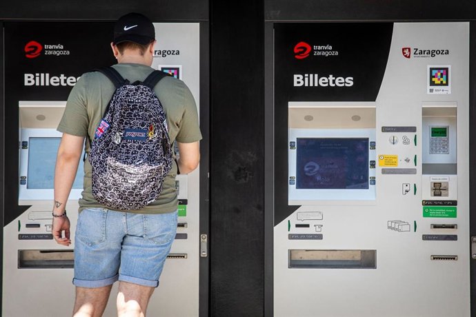 Máquinas expendedoras en las paradas del tranvía