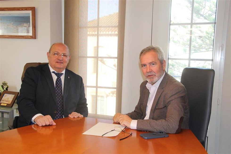Los presidentes de los puertos de Motril (Granada) y Melilla, José García Fuentes, y Víctor Antonio Gamero García (a la izquierda)