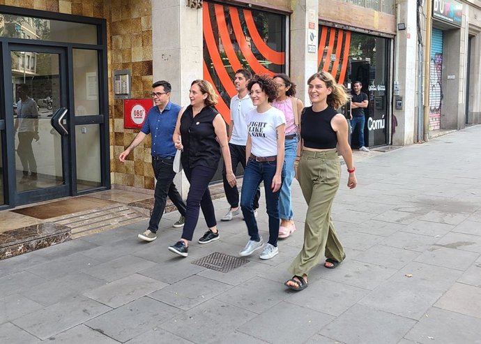 La candidata de Sumar-En Comú Podem, Aina Vidal, a la seu d'En Comú Podem 