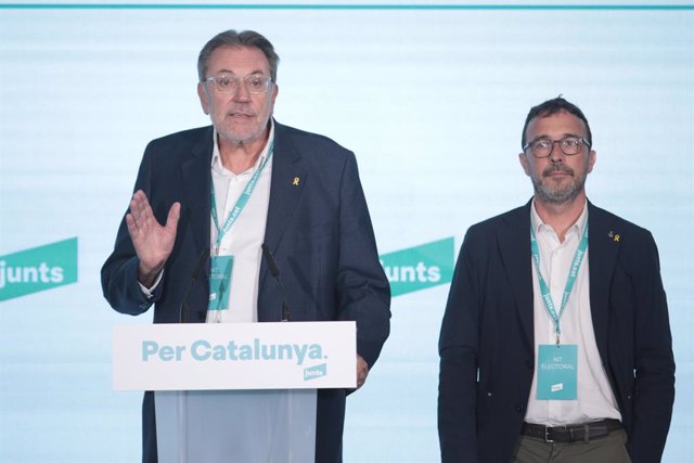 El senador Josep Lluís Cleries amb el portaveu de Junts, Josep Rius