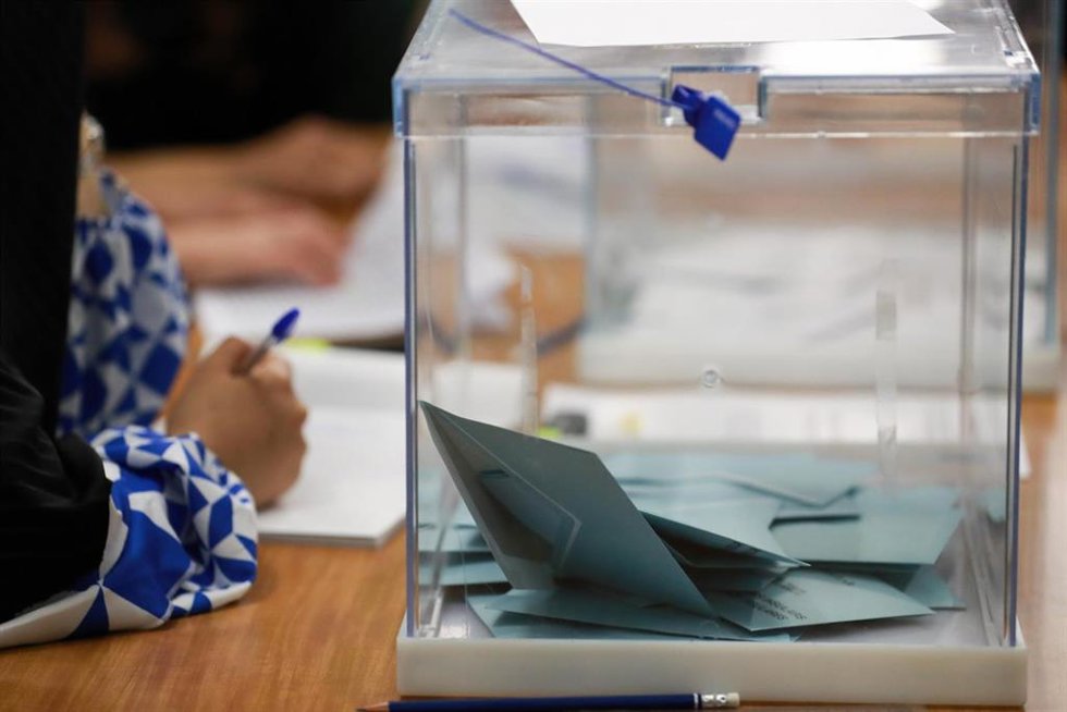 Archivo - Una urna con papeletas electorales, a 28 de mayo de 2023, en Palma, Mallorca, Baleares.