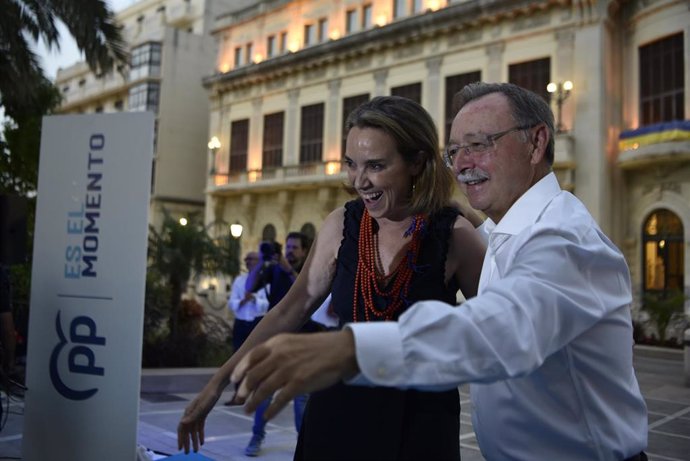 La secretaria general del Partido Popular, Cuca Gamarra, participa en un acto de campaña en la Plaza de África, a 18 de julio de 2023, en Ceuta (España).