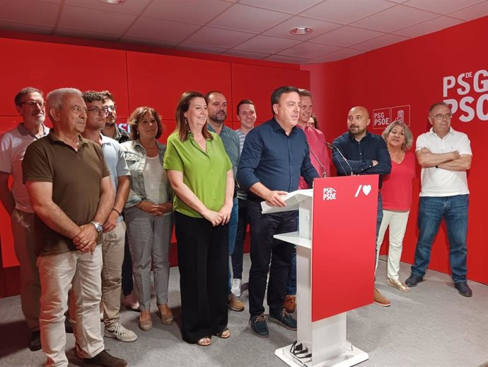 El secretario xeral del PSdeG, Valentín González Formoso, comparece ante los medios en la sede del partido el 23J