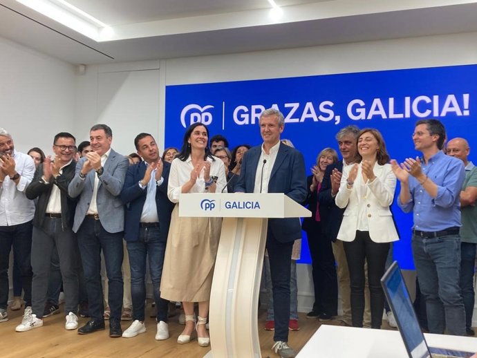 Rueda interviene en la sede al término del escrutinio.