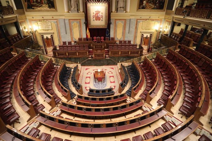 Archivo - Plano general del hemiciclo del Congreso de los Diputados vacío