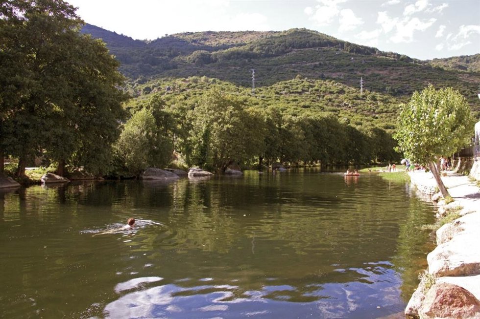 Archivo - Piscina natural del Valle del Jerte