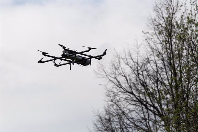 Archivo - Un dron en la capital de Rusia, Moscú, durante la pandemia de coronavirus (archivo)