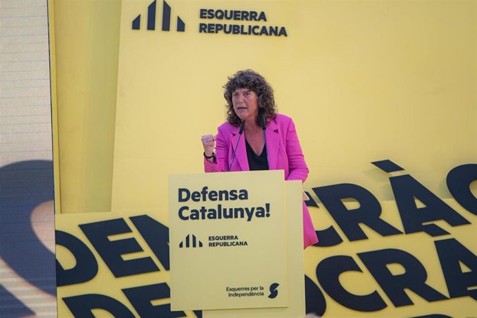 La candidata al congreso, Teresa Jord, durante un mitin para las elecciones del 23J. Archivo.