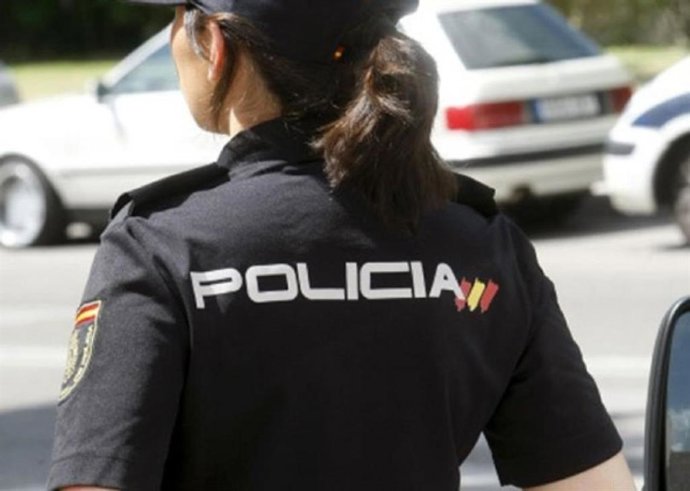 Archivo - Sucesos.- Detenido en Valladolid un hombre que quiso cobrar el alquiler de varios pisos tras fingir ser el dueño 