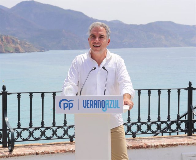 El coordinador general del PP y candidato número 1 al Congreso por Málaga, Elías Bendodo, en un acto en Nerja (Málaga)