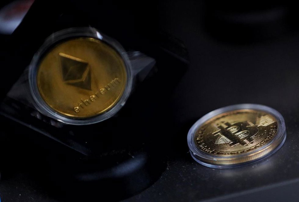 Archivo - Criptomonedas.