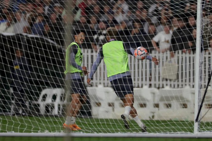 Harry Kane y Heung-Min Son jugadores del Tottenham Hotspur entrenando.