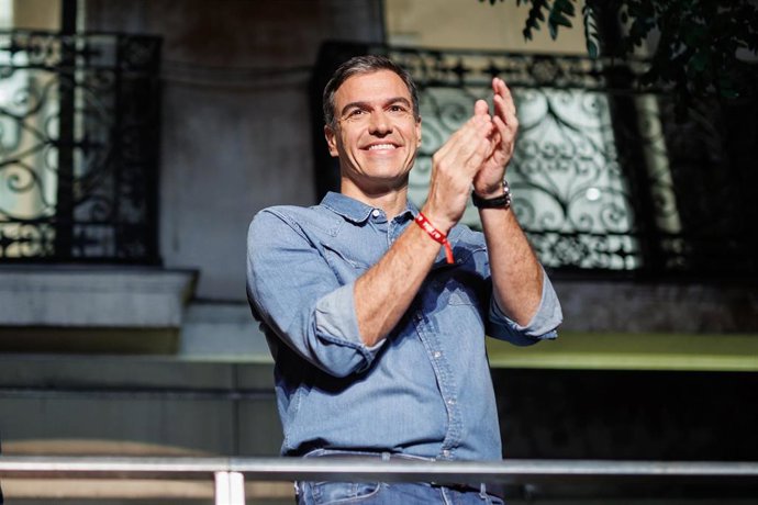 El presidente del Gobierno de España y secretario general del PSOE, Pedro Sánchez, agradece a sus votantes los resultados obtenidos en la jornada electoral de los comicios generales en la sede del Partido Socialista en la calle Ferraz, a 23 de julio de 
