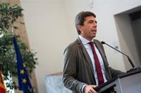 Mazón asegura que su gobierno está unido contra la violencia machista por encima de "símbolos" como las pancartas