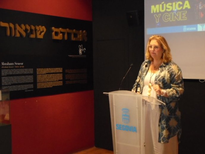 La concejal de Turimo, May Escobar.