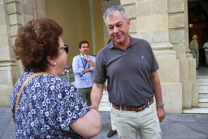 José Luis Sanz, alcalde de Sevilla, tras votar en las elecciones generales del 23J.