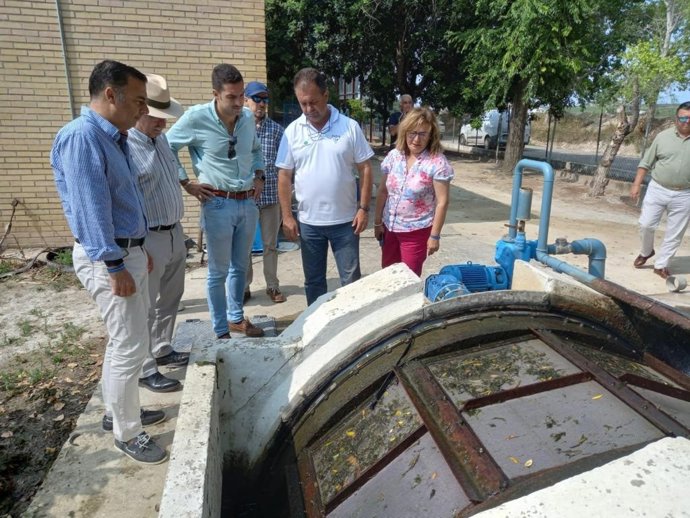 David Gil con regantes del Guadalete.