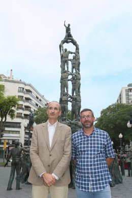 El director del complejo industrial de Repsol en Tarragina, Javier Sancho, y el presidente de la CCCC, Rubén Gaón.