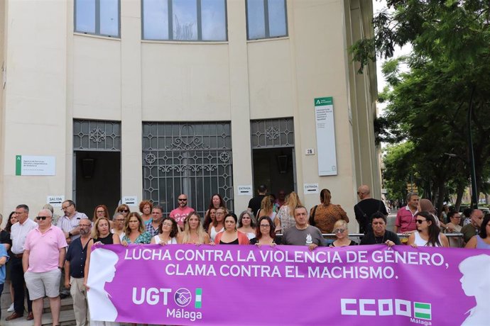 Concentración de CCOO y UGT por el último caso de violencia de género